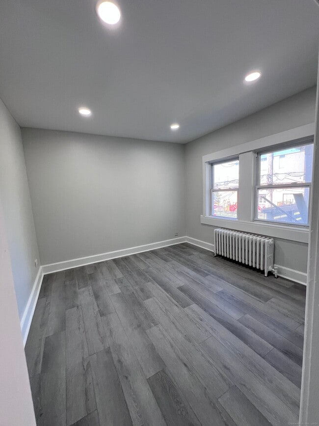 Building Photo - 81 Jetland St