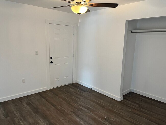 Building Photo - NEW DUPLEX OUTSIDE OF TOWN