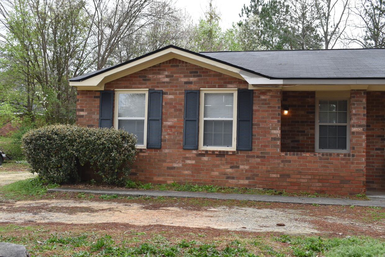 Primary Photo - 131 Samarya Ln