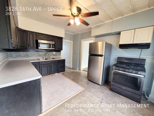 Building Photo - Renovated 2BR Upper Duplex w/ New Applianc...