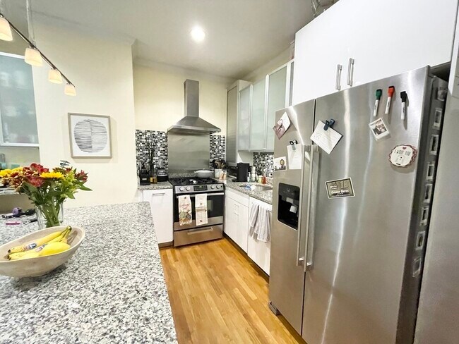 Foto del edificio - 174 Bolton St