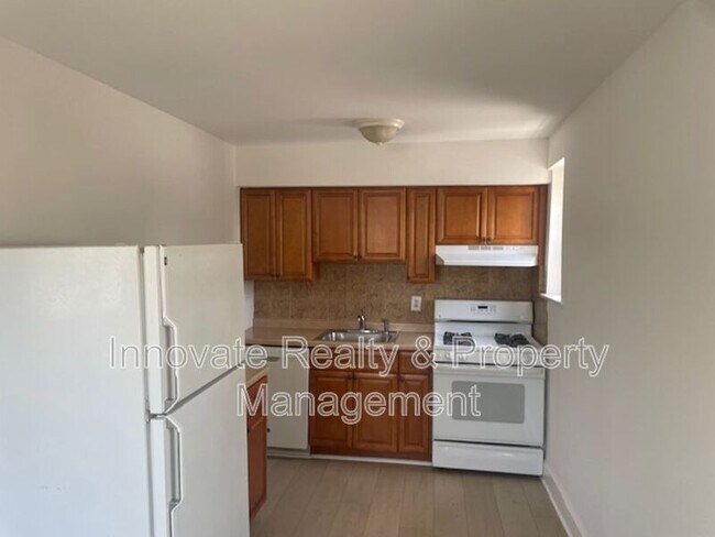 Foto del edificio - 7950 Oxford Ave