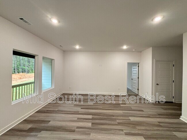 Building Photo - 8409 Oxford Valley Dr