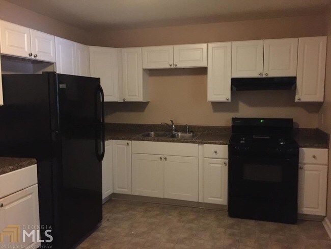 Building Photo - 774 Plainville Cir SW