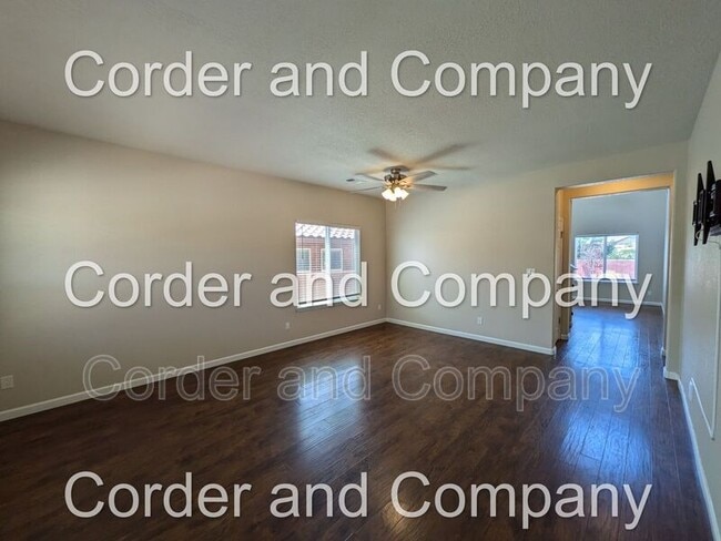 Building Photo - 317 Loma Linda Loop NE