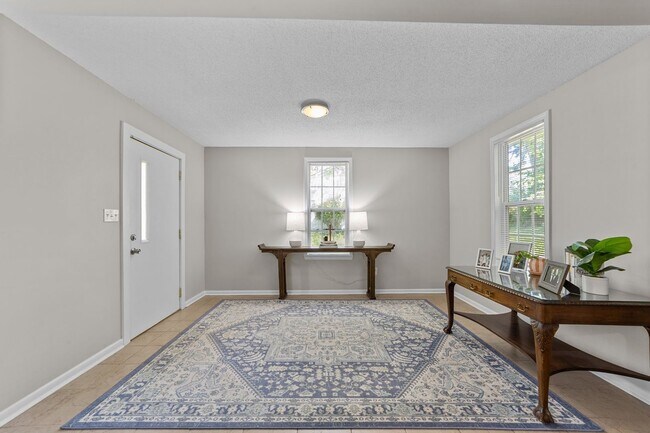 Foto del edificio - Spacious 3 Bedroom, 2 bath Ranch in North ...