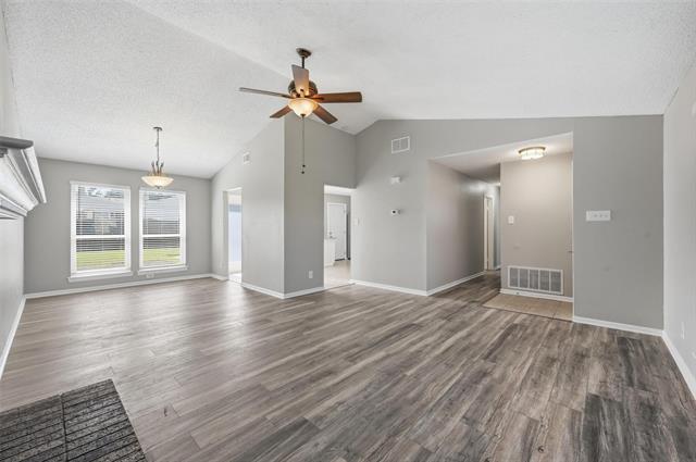 Foto del edificio - 935 Mapleleaf Ln