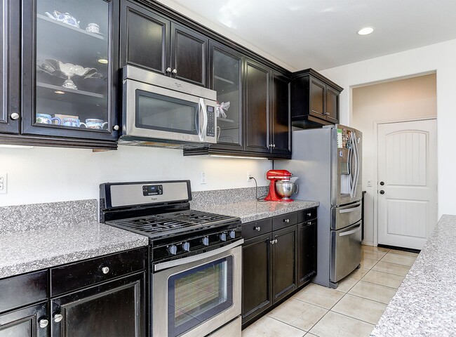 Building Photo - Beautiful 4 Bedroom Home in River Village!