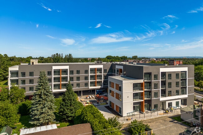Building Photo - The Landing on Main