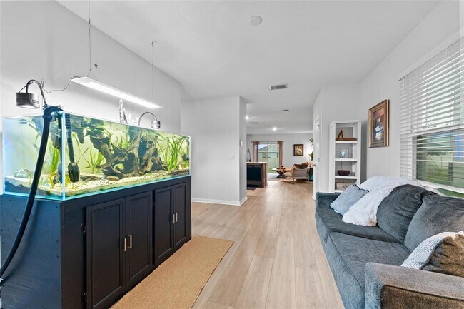 Building Photo - 10918 Trailing Vine Dr
