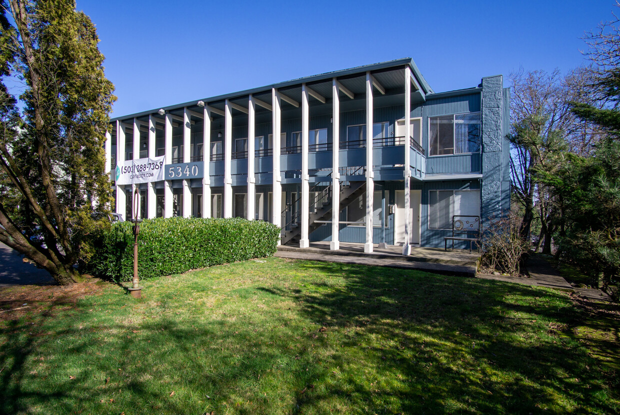 Foto del edificio - Milwaukie Avenue Apartments