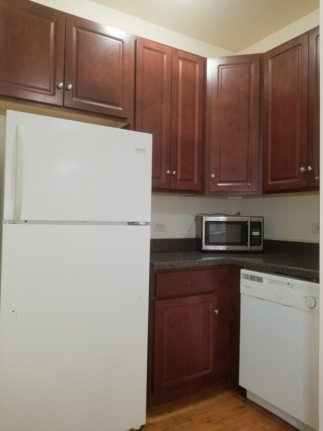 Building Photo - 2103 N Mozart St