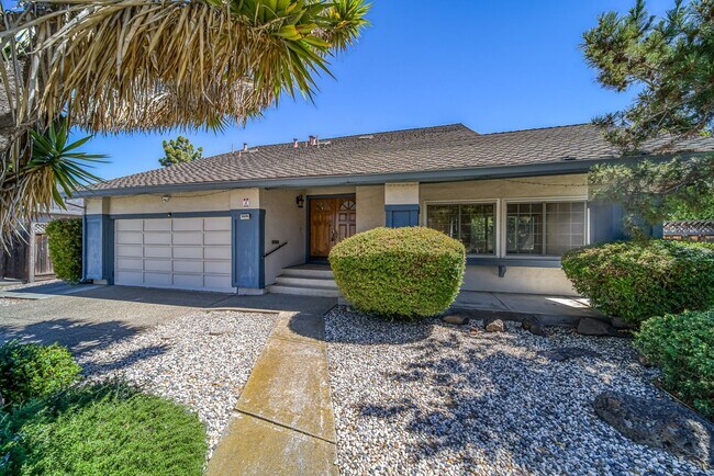 Building Photo - 35216 Wycombe Pl