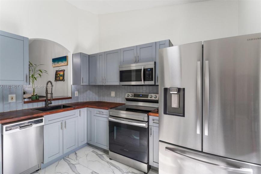 2 bedroom in Pembroke Pines FL 33024 - 2 bedroom in Pembroke Pines FL 33024