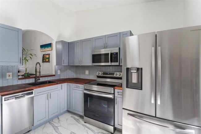 2 bedroom in Pembroke Pines FL 33024 - 2 bedroom in Pembroke Pines FL 33024 Townhome