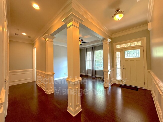 Building Photo - 9006 Blue Ridge Dr