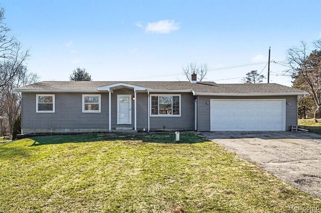 Building Photo - 880 Hemingway Rd