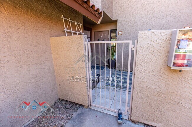 Foto del edificio - 8700 E Mountain View Rd