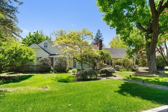 Building Photo - 128 Moorland Dr