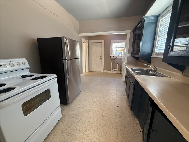 Foto del edificio - 7301 Avenue L
