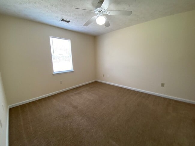 Building Photo - PRE LEASING AUGUST 7 2026!