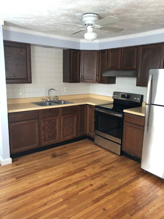 Kitchen - 22 Graham St Townhome