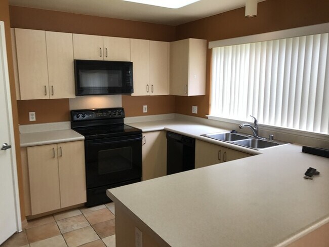 Foto del edificio - Mililani Mauka: 3 bd, 2-1/2 bath single fa...