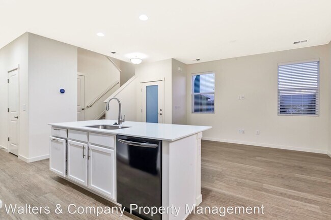Foto del edificio - 3 br, 3 bath House - 9733 Birch Ln.