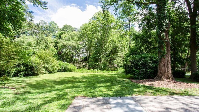Foto del edificio - 4293 Rickenbacker Way NE