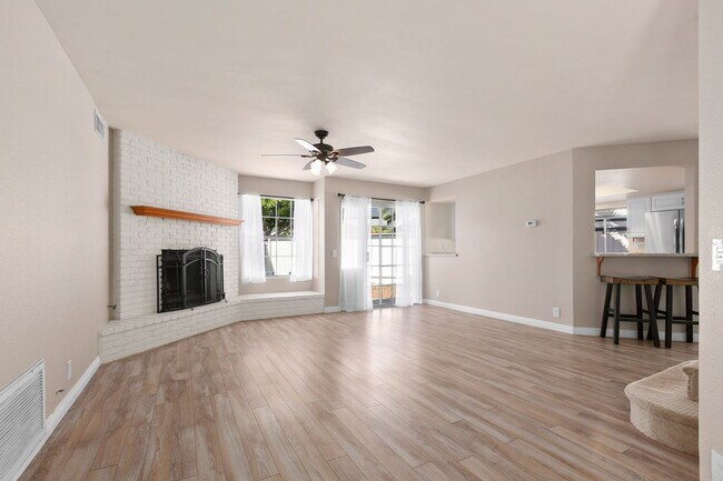 Building Photo - 4119 Esperanza Way