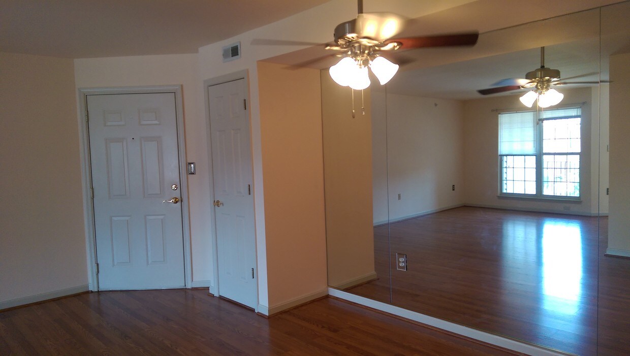 3810 Normandy Dr, Hampstead, MD 21074 Condo for Rent in Hampstead, MD