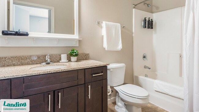 Building Photo - 4050 W Pine Blvd