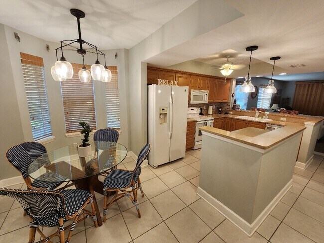 Building Photo - Lovely 3 Bedroom 3 Bath Bouchelle Island C...