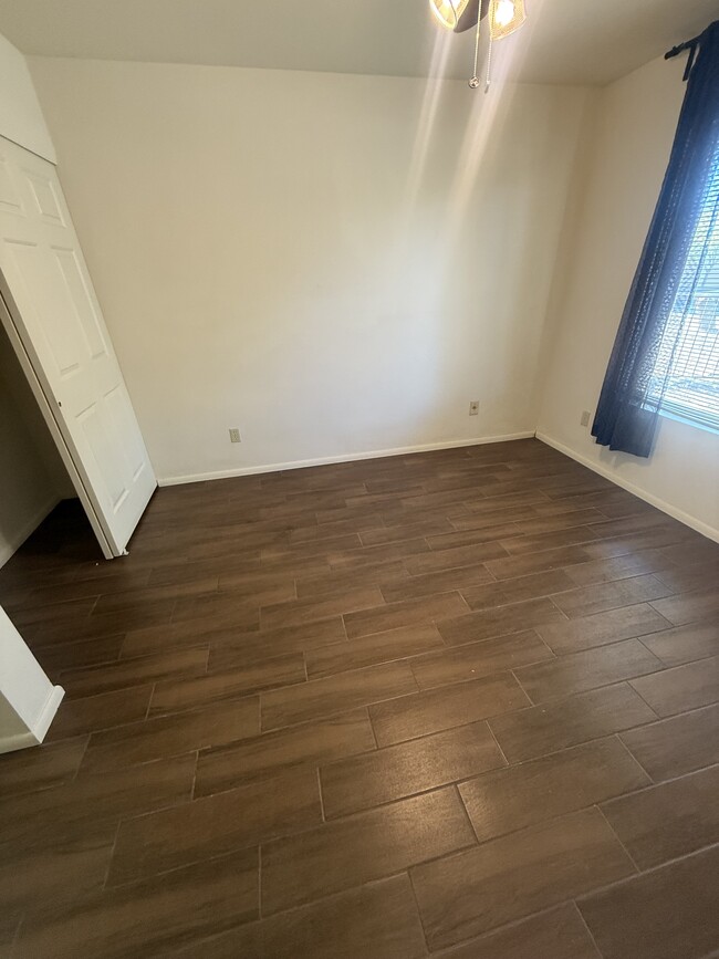 Building Photo - 200 E Belcourte Pl