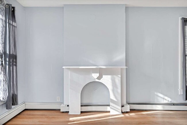Building Photo - "Charming 3-Bed Oasis at 57 1/2 Saratoga Ave – Spacious 1250 Sq Ft in Waterford, NY!"