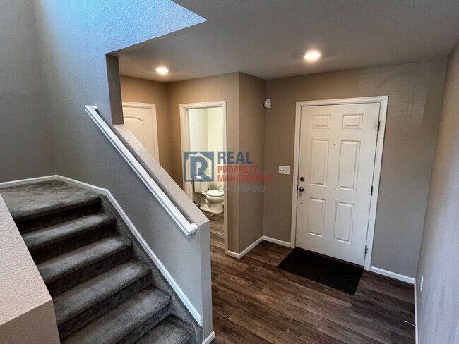 Foto del edificio - 3092 Cub Lake Dr