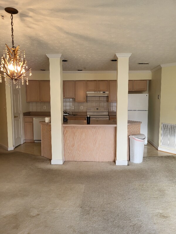 Building Photo - 6109 Springwater Pl