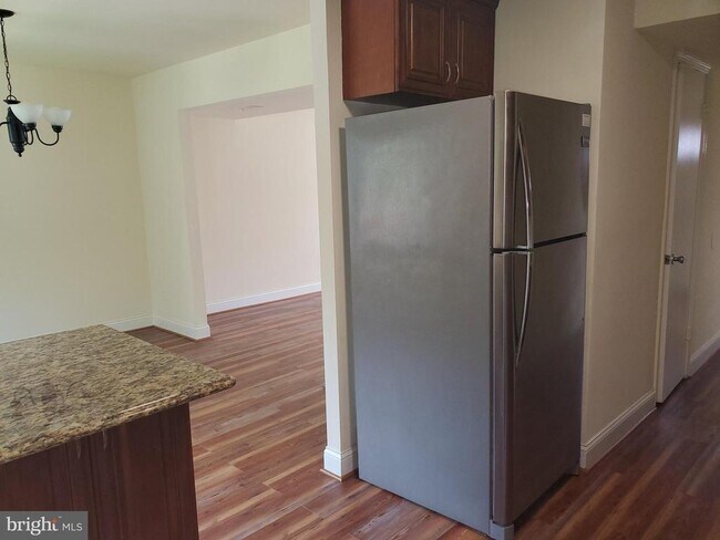 Building Photo - 5530 Kendrick Ln