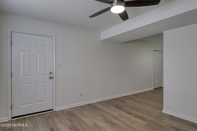 Building Photo - 2318 Indian Dr