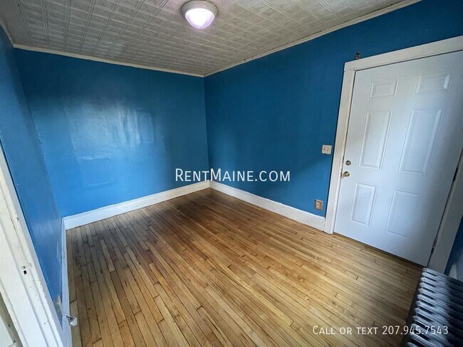 Building Photo - 9 Catell St