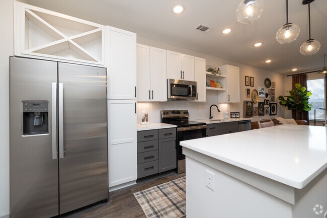 Building Photo - The Avery