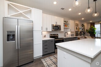 Building Photo - The Avery