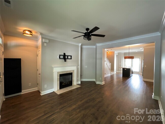 Foto del edificio - 448 Hurston Circle