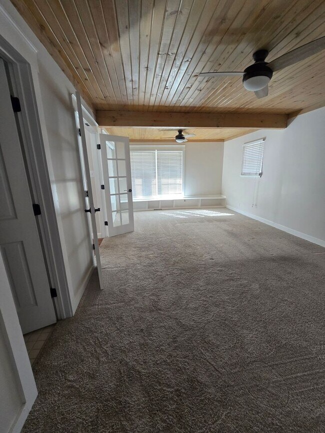 Foto del edificio - 3105 N Lawndale Ave