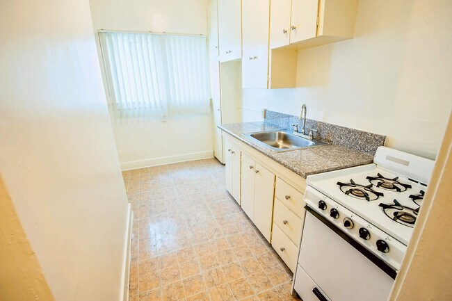 Foto del edificio - 420 N Coronado St