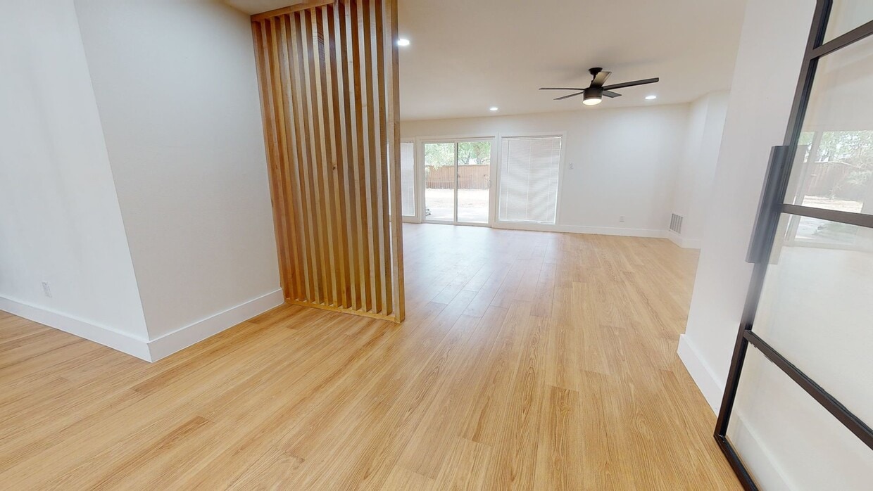 Photo - Bright Northwest Dallas home on large quarter-acre lot