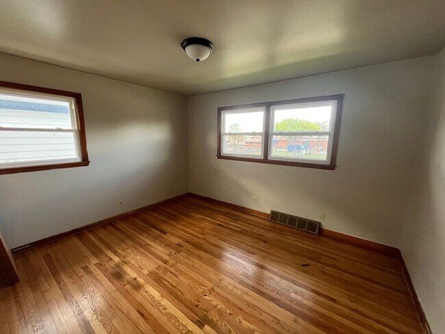 Foto del edificio - 5821n60tK