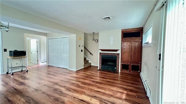 Foto del edificio - 25 Farmington Meadow Dr