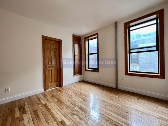 Building Photo - 555 W 160th St