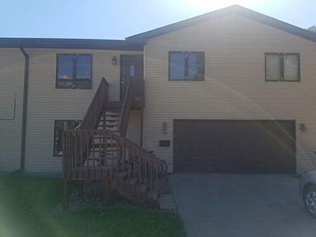 4 Bed 2 bath near Riverside Drive - 4 Bed 2 bath near Riverside Drive Townhome